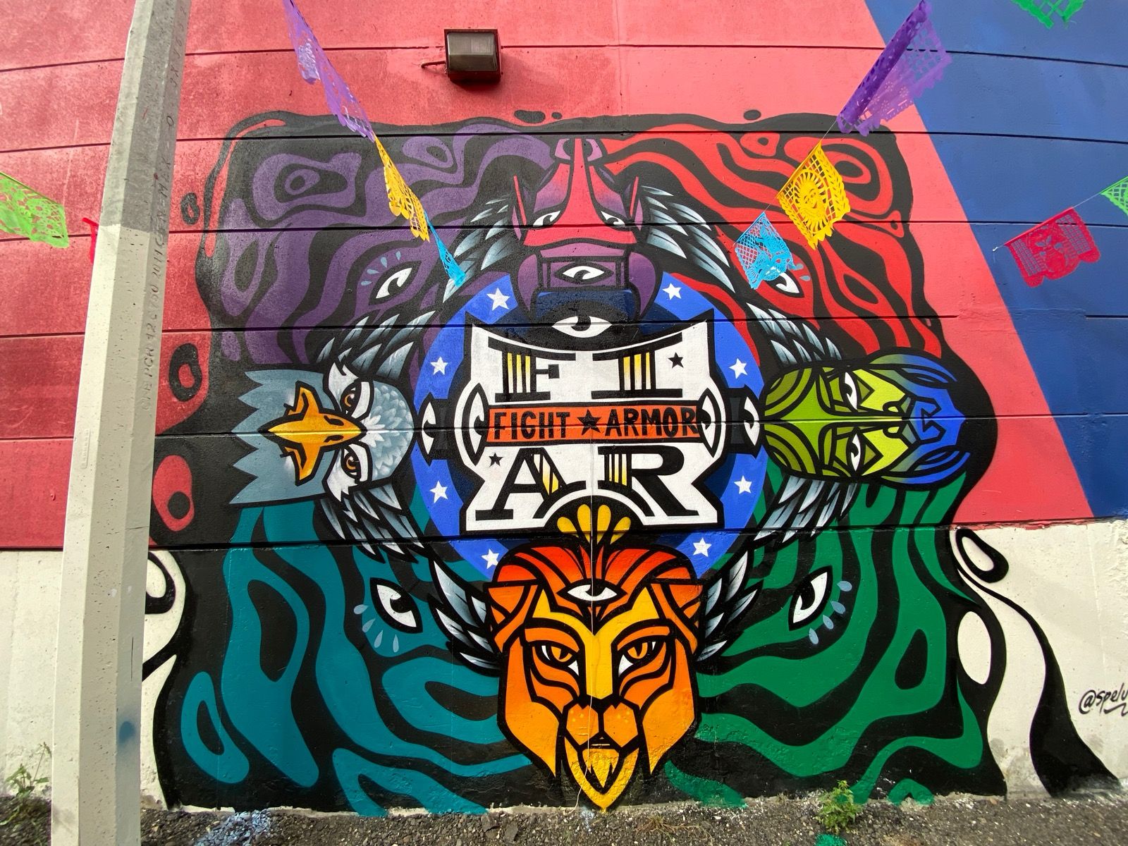 Mural colorido en el Callejón Río Bravo