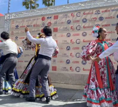 Presentaci&oacute;n cultural en Balboa Park durante activaci&oacute;n del Callej&oacute;n R&iacute;o Bravo